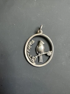 CIONDOLO PENDENTE OVALE UCCELLINO CARDINALE ARGENTO 925 ARGENTO STERLING HTF James Avery in pensione - Foto 1 di 5