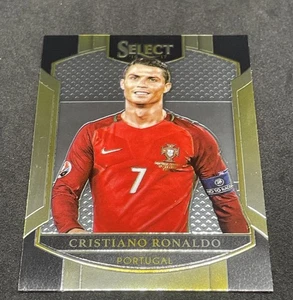 Cristiano Ronaldo 2016-2017 Panini Select #1 Portugal - Picture 1 of 2