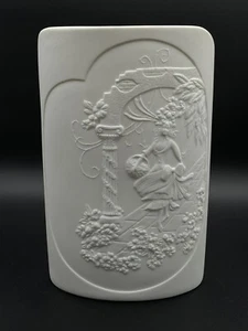 Jarrón de porcelana vintage AK Kaiser blanco bisque blanco estilo Art Nouveau M Frey - Imagen 1 de 8