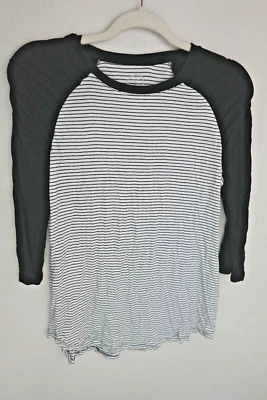 Camiseta Raglán Maurices 24/7 Mujer Pequeña Negra Blanca Rayas Manga Larga Foto 1 de 4