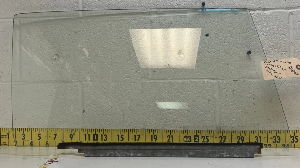 Oldsmobile Cutlass 1967 ventana derecha pasajero GM usado OEM 2 puertas (DG207) Foto 1 de 4