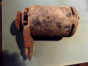 Ford Flathead V8 Generator With Bracket 40s ==Fits in a Flat Rate Priority Box - Foto 1 di 6
