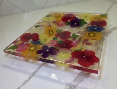 "Cuenco vintage de acrílico/lucite incrustado flores de seda multicolor 12"" X 10""" Foto 1 de 4