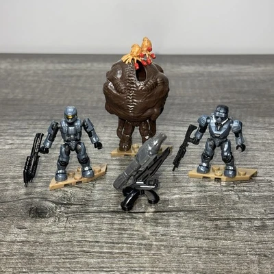 Mega Halo 97160 Flood Hunters Battle Unit Pod Spartan Hazop Figures Weapons - Image 1 of 4