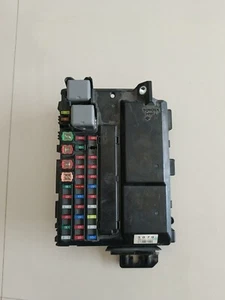 LEXUS Ls460 Ls460L 2007-2017 FRONT ENGINE BAY FUSE RELAY JUNCTION BOX - Picture 1 of 5