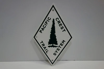 SIGNO ESMALTE HORNEADO EN FORMA DE DIAMANTE PACIFIC CREST TRAIL SYSTEM. COMO NUEVO. PESADO. Foto 1 de 2