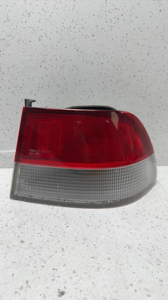 1996 1997 1998 1999 2000 Honda HONDA CIVIC Right Tail Light Assembly - Image 1 of 4