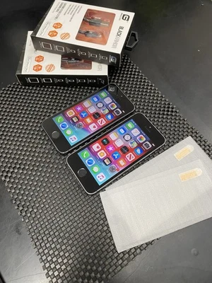 Lot Of 2 iPhone 5s ATT Only 16GB Excellent Condition D1 - Image 1 of 4