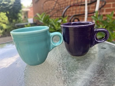 2 Fiesta EE. UU. Café Espresso Demitasse EE. UU. Verde azulado turquesa púrpura morera Foto 1 de 4