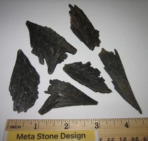 6 NATURAL ROUGH 2"-2.6" BLACK KYANITE CRYSTAL MINERAL CLUSTERS FROM BRAZIL 97.7g - Picture 1 of 5