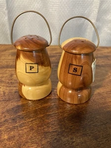 Vintage Two Wooden Lantern Salt/ Pepper Shakers Souvenir Las Angeles Calif NEW - Picture 1 of 17