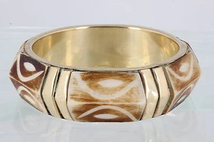 COSTUME BONE STONE BANGLE BRACELET FASHION 0299B - Picture 1 of 2