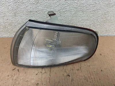 1992 to 1994 Toyota Camry Left Driver LH Side Turn Signal E7383 Oem - Image 1 of 4