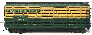 Atlas 2-Rail: Stock Car, 40' "Chicago & Northwestern" Cane 4992 Green & Yellow - Picture 1 of 10