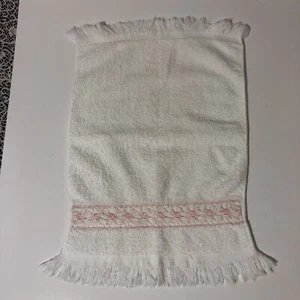Vintage Wamsutta Heritage Fringed Hand Towel Pink Embroidered Sunburst - Picture 1 of 4