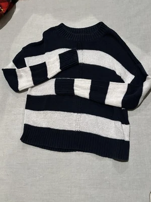 Suéter pequeño para mujer Banana Republic azul marino y blanco cuello redondo suéter Foto 1 de 3