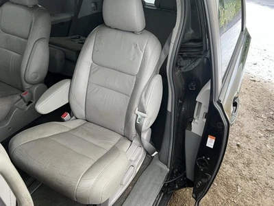 Used Seat Rear fits: 2016 Toyota Sienna  Grade A - Изображение 1 из 4