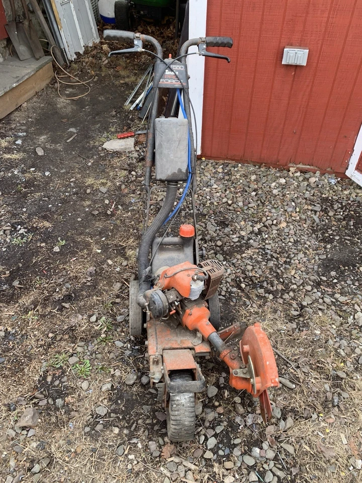 TANAKA TLE550 BORDEADORA Foto 1 de 4