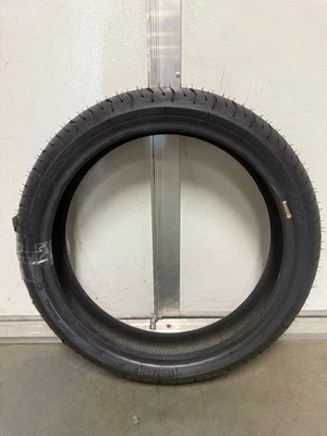 Neumático delantero Michelin Pilot Road 4 120/60 ZR 17 M/C TL Foto 1 de 4