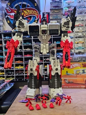 Titan Class Metroplex SDCC Exclusive | Transformers Generations | Hasbro - Image 1 of 4