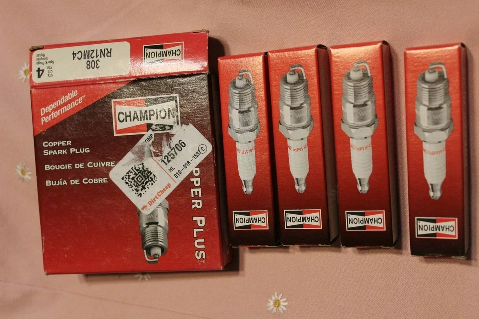 Bujía Champion #308 (RN12MC4) Paquete de 4 bujías (B60) Foto 1 de 4