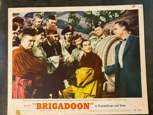 Tarjeta de vestíbulo BRIGADOON 1954 original vintage con Gene Kelly y Cyd Charisse - Imagen 1 de 11