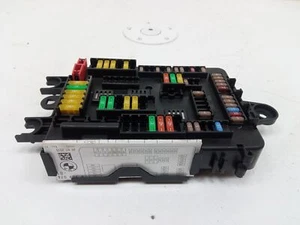 BMW M2 2018-2021 caja de fusibles trasera relé bloque de conexiones OEM - Imagen 1 de 6
