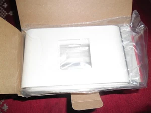 LEGRAND MOSAIC VERTICAL 45 AMP SHAVER SOCKET OUTLET WHITE COVER 075058 BOX OF 10 - Picture 1 of 1