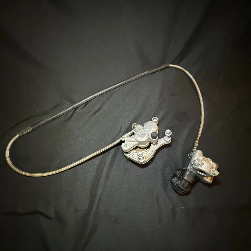 Conjunto de freno delantero YZ125 2021 OEM pinza de cilindro maestro Yamaha YZ 125 250 Foto 1 de 4