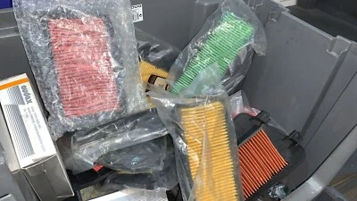 ***LIQUIDACIÓN*** FILTRO DE AIRE YAMAHA YZF-R1 R1000 1998 1999 2000 2001 Foto 1 de 3