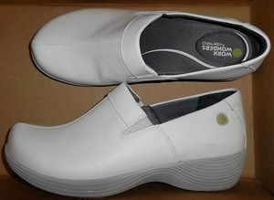 dansko wonderworks clogs