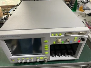 Agilent 86100B Infiniium DCA Oscilloscopio a larghezza di banda larga_MY43310153 - Foto 1 di 6