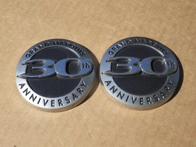 Mercury Grand Marquis 2005 edición 30 aniversario guardabarros emblema conjunto insignia OEM Foto 1 de 4