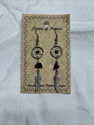 Pendientes atrapasueños rosa artesanales plumas espíritu de la naturaleza diseño nativo Foto 1 de 3