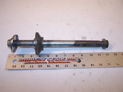 EJE RUEDA TRASERA KAWASAKI KZ1000 41068-1088 KZ 1000 EJE 1979 79 1980 80 lm Foto 1 de 4