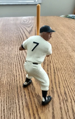 Mickey Mantle, 25th Anniversary, 1988 Commemorative Hartland Figurine, w/Bat Cover