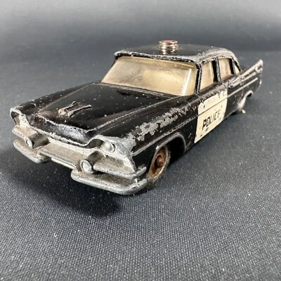 道奇皇家轿车粉红色玩具 1/43。 MECCANO LTD. 英国制造 — 第 1/4 张图片