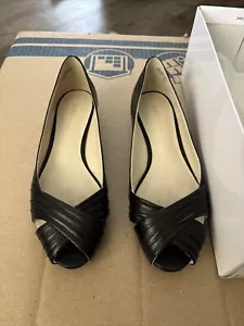 Nine West Woman's Open Toe Small Heel, Size 5 1/2M - Picture 1 of 5