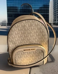 Michael Kors Jaycee XS Convertible Zip Pocket Backpack Bag Vanilla Light Cream - Picture 1 of 5