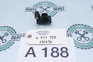 04-10 BMW 5 6 SERIES E60 E61 E63 E64 550i 650i B-PILLAR CRASH IMPACT SENSOR OEM - Picture 1 of 12