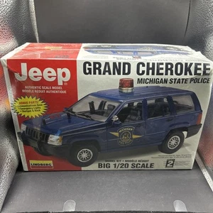 Lindberg Grand Cherokee Jeep Michigan Polizia di Stato 1/20 Modellino Auto Kit Leggi - Foto 1 di 4