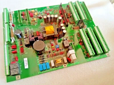 PLACA DE ALIMENTACIÓN E INTERFAZ SIMOREG SIEMENS A1-116-100-505-IS08 A1116100505IS08 USADA Foto 1 de 4