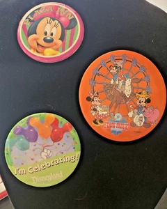 Vintage Disneyland buttons 3 State Fair, Plaza Inn, I'm Celebrating - Imagen 1 de 2