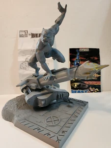 X-MEN BEAST MODEL KIT - 12 1/4" PARTIAL BUILD - TOY BIZ LEV 2 ITEM #47780 -1998 - Picture 1 of 5
