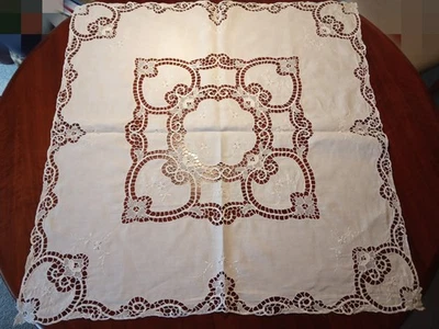 Handarbeit geklöppelt ?Häkeldecke Mitteldecke  Durchbruchstickerei 85x85 Shabby  - Bild 1 von 4