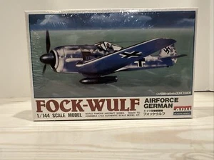 ARII - German Airforce - Fock-Wulf 1/144 scale Model Airplane - Sealed MIB - Picture 1 of 4
