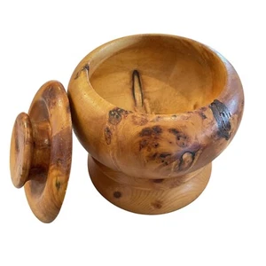 Retro MCM Hand Turned Round Wooden Bowl W/ Lid & Unique Natural Hardwood Grain - Picture 1 of 13