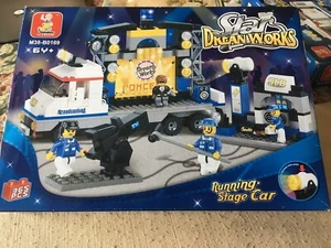 Sluban Star Dreamworks 365 piece building set running stage car - Picture 1 of 8