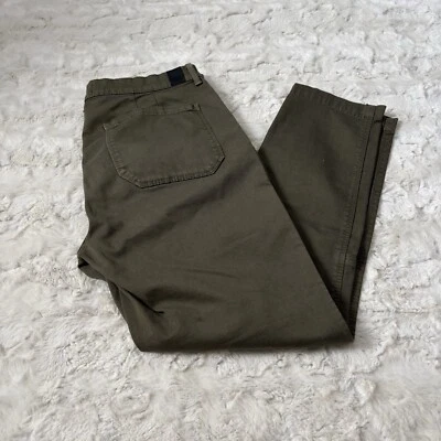 Pantalones para mujer Vince talla 30 verdes militares enrollados Foto 1 de 4