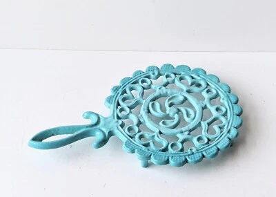 Placa caliente vintage esmaltada azul turquesa hierro fundido CORAZÓN mango remolino 9" TRIVET  Foto 1 de 4